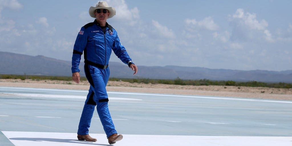 Jeff Bezos dit qu'il veut « 2 enfants dans un dortoir » pour pouvoir créer la prochaine grande entreprise spatiale