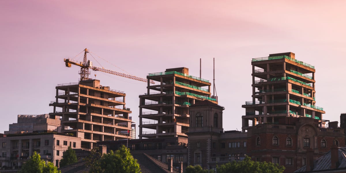 La Chine souffre encore davantage alors que les ventes de logements s'effondrent pour l'un de ses plus grands promoteurs et que la croissance des bénéfices technologiques tombe à son plus bas niveau depuis 2022