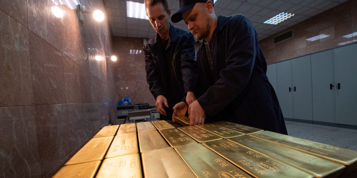 Les ultra-riches qui possèdent des lingots d'or d'un million de dollars ne se concentrent probablement pas sur les profits dans un contexte de hausse des prix de l'or, affirment les experts