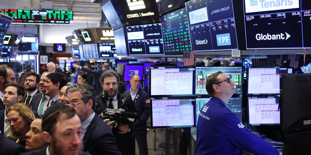 Marché boursier aujourd'hui : les indices s'échangent de manière mitigée alors que le rallye record vacille devant davantage de données, Fedspeak