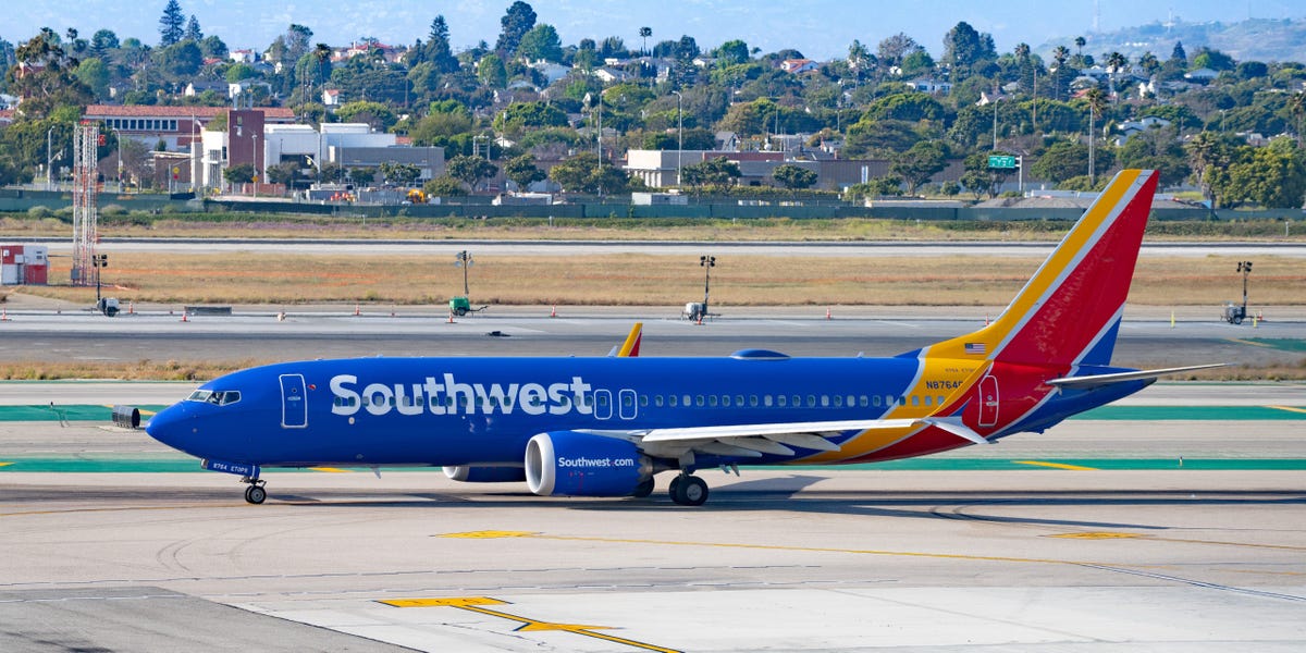 Des coups de feu ont touché un avion de Southwest Airlines alors qu'il se préparait à décoller à Dallas.