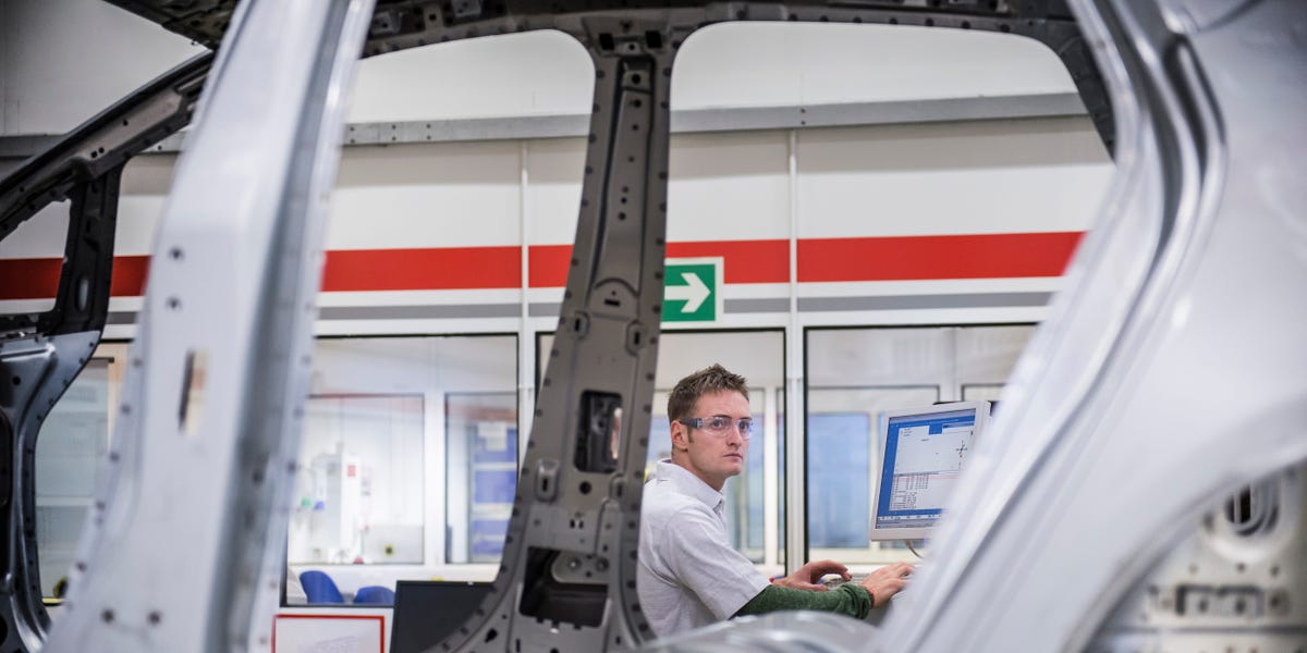 Extermination des travailleurs de l'automobile : pourquoi les constructeurs automobiles suppriment des milliers d'emplois