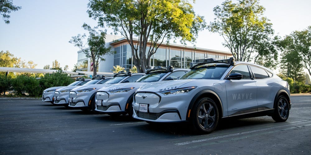 Le PDG de Wayve parle d'apprendre aux voitures autonomes à conduire sur les routes américaines