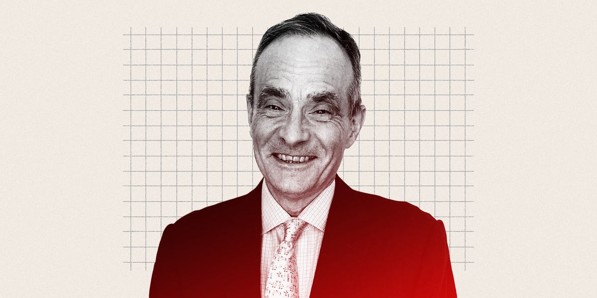 Le prix Nobel Simon Johnson est sceptique quant à la capacité de Trump à tenir ses deux plus grandes promesses électorales. Voici pourquoi