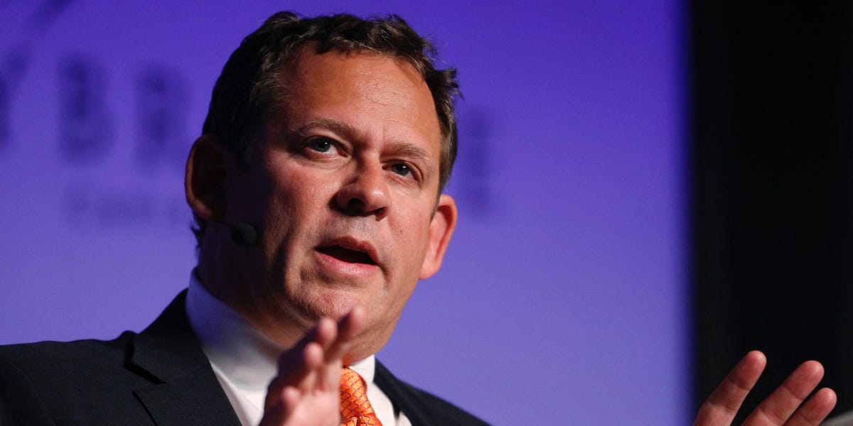 Le responsable des obligations de BlackRock explique pourquoi les actions continueront de grimper malgré des valorisations tendues