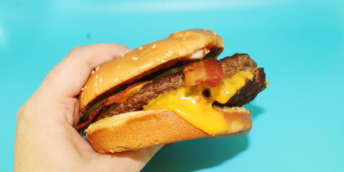 McDonald's aurait dépensé 100 millions de dollars pour attirer ses clients après l'épidémie d'E. coli.