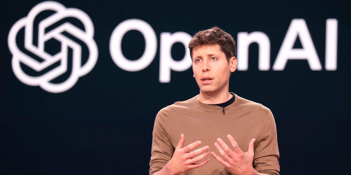 Sam Altman explique le passage d'OpenAI des modèles d'IA ouverts aux modèles fermés
