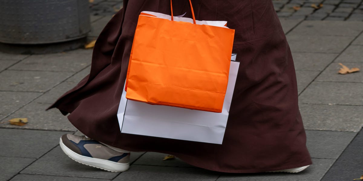 C'est l'heure de grande écoute pour rapporter des articles dans les magasins. Les détaillants cherchent encore la meilleure façon de gérer ce problème.