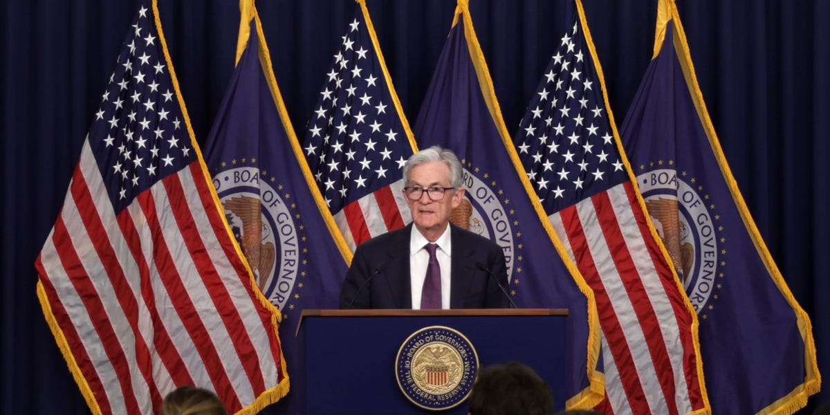 Dow vise à mettre fin à sa pire séquence de pertes depuis 50 ans alors que les actions se redressent après la déroute alimentée par la Fed