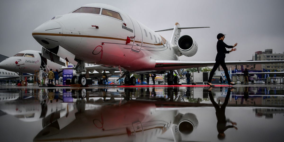 Le PDG de Boeing oblige les dirigeants à abandonner les jets privés et à voler en avion commercial pour économiser de l'argent