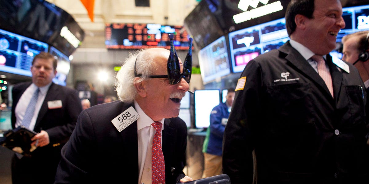 Pourquoi l'étonnante reprise des actions cette année pourrait être suivie d'une « gueule de bois », selon Wells Fargo