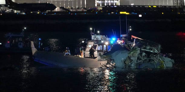 American Airlines Flight portant 64 collision avec Black Hawk Helicopter près de Washington, DC