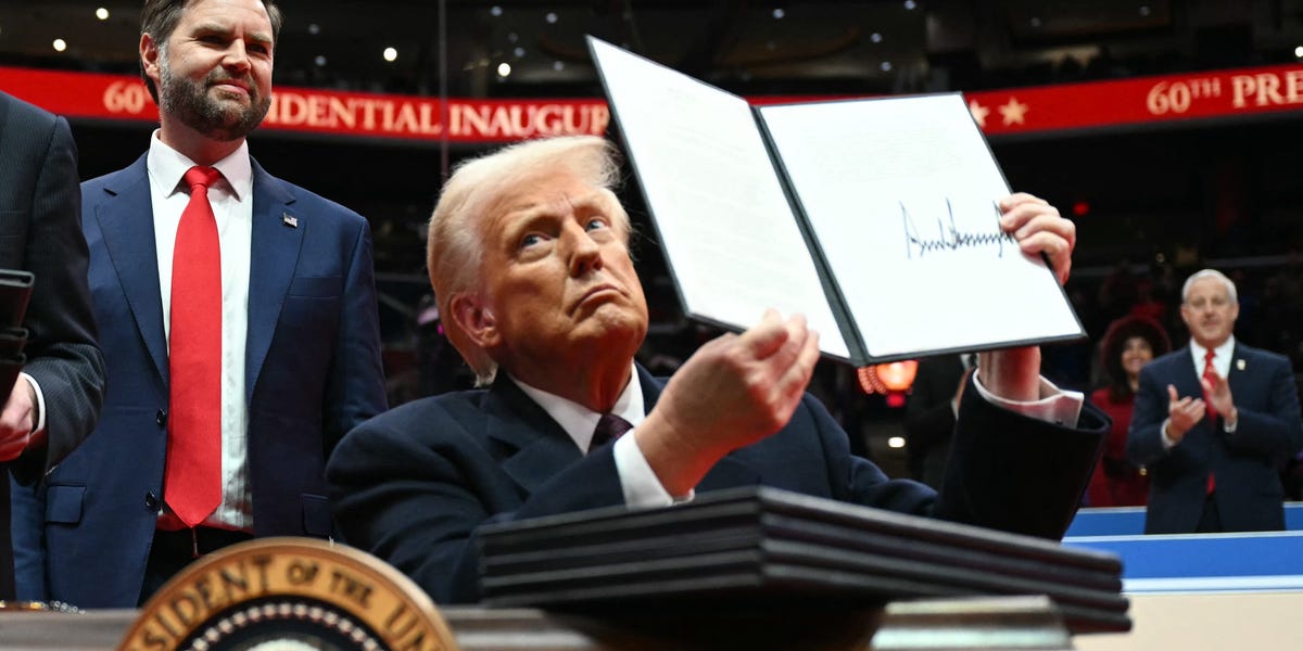 Comment Trump a modifié le discours sur les tarifs douaniers et propulsé les actions vers de nouveaux records