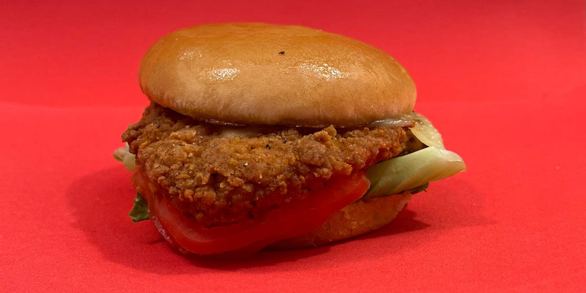 J'ai essayé des sandwichs épicés à chicken frit à 5 chaînes de restauration rapide et je les ai classées du pire au meilleur
