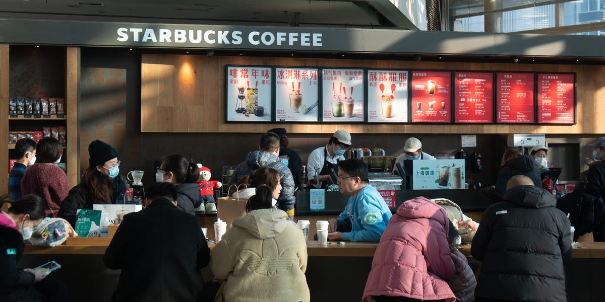 Le plan de redressement des ventes de Starbucks semble fonctionner