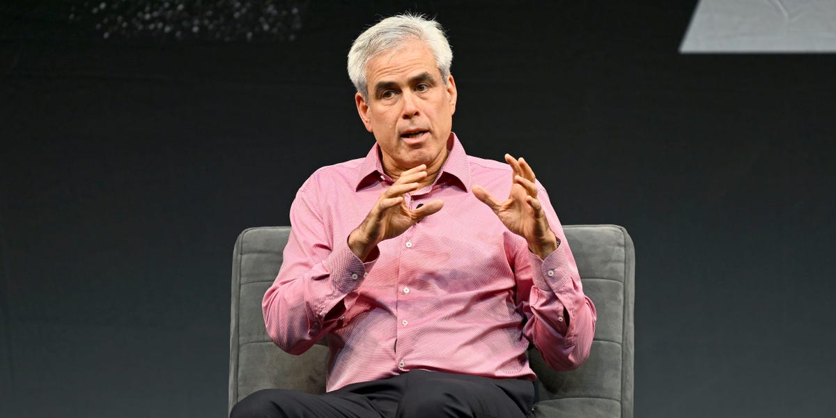 TikTok « nuit gravement » aux jeunes – contrairement à son équivalent chinois, déclare l'auteur de « The Anxious Generation » à BI