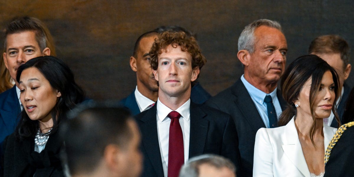 Donald Trump se bat pour Big Tech. Donald Trump lutte également contre Big Tech. Discuter.