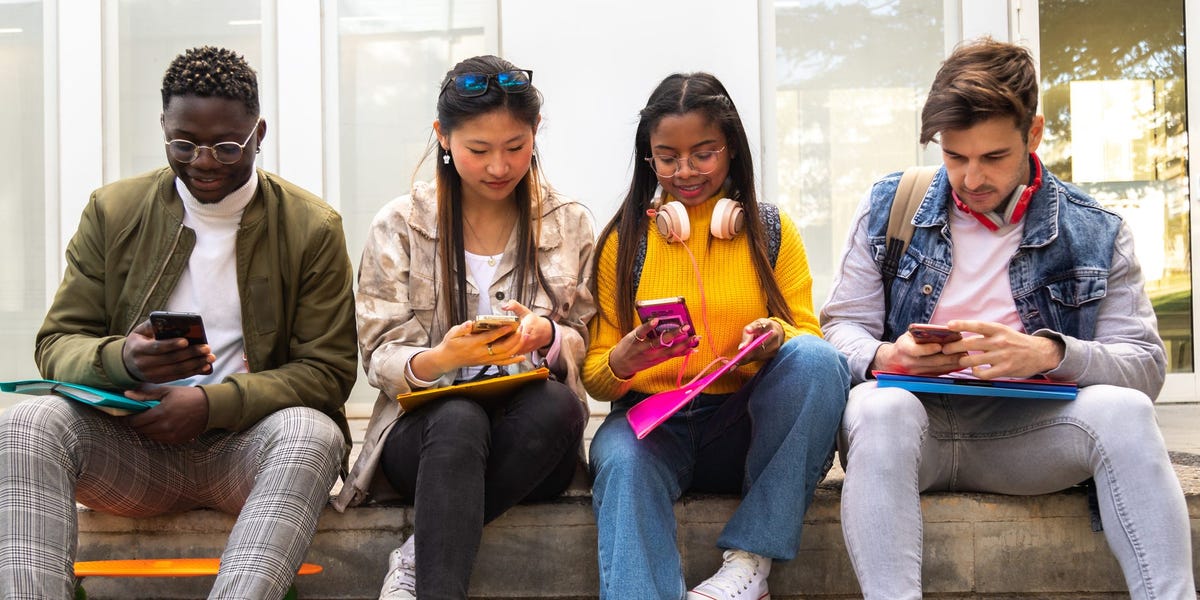 La grande chose qui manque dans les histoires sur les adolescents et les médias sociaux