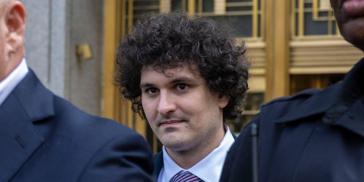 Le compte X long-décormant de Sam Bankman est à nouveau en vie - et publier sur les conseils de Doge et de leadership