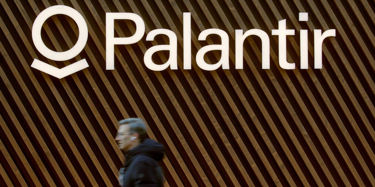 Le stock de Palantir est sur une séquence chaude sauvage. Voici pourquoi si peu d'analystes sont optimistes.