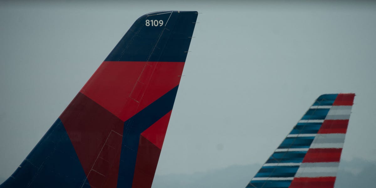 Les tarifs aériens peuvent augmenter si nous devons payer des passagers pour des retards de vol, les compagnies aériennes disent à Trump