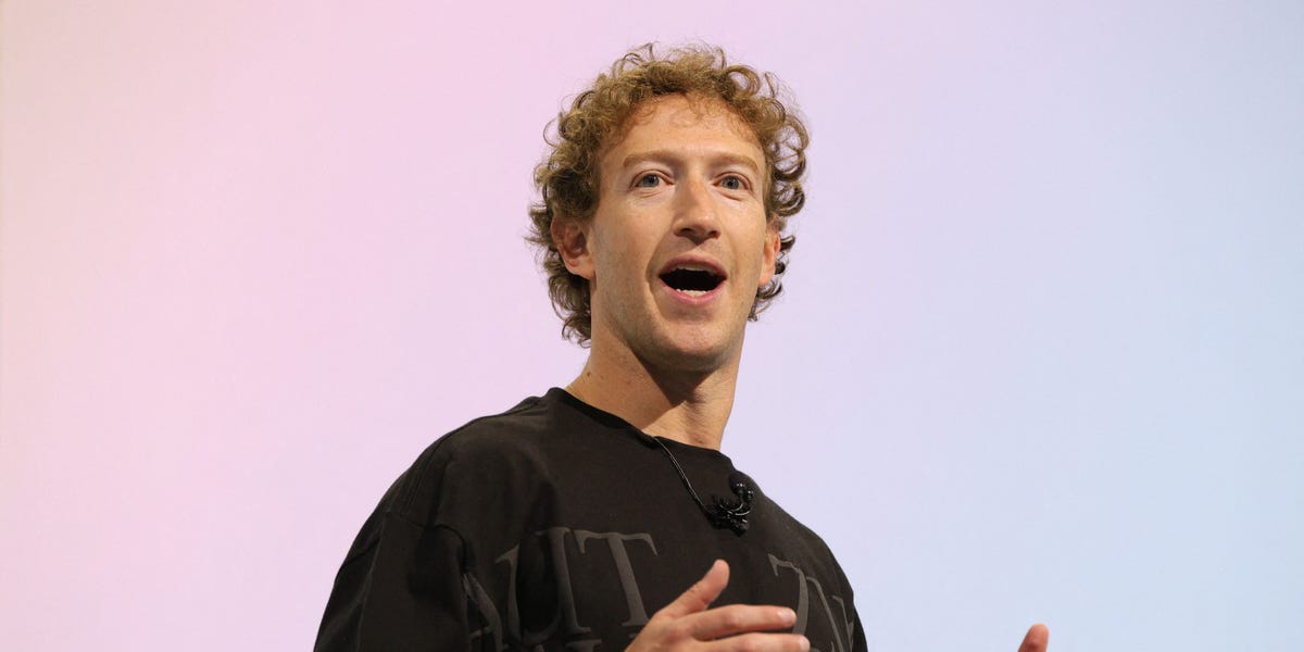 Meta 2025 est parti pour un «départ frénétique». Voici ce que nous savons de ses plans pour l'IA, les lunettes, les médias sociaux et plus encore.