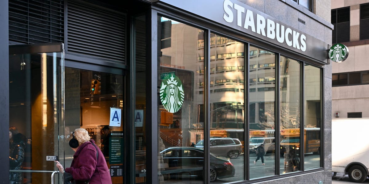 Starbucks donne un café gratuit aux membres de la fidélité lundi