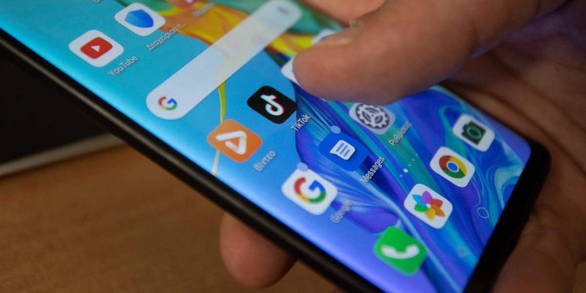 Tiktok a donné aux utilisateurs d'Android un moyen de contourner l'interdiction américaine de télécharger l'application. Voici comment le faire.