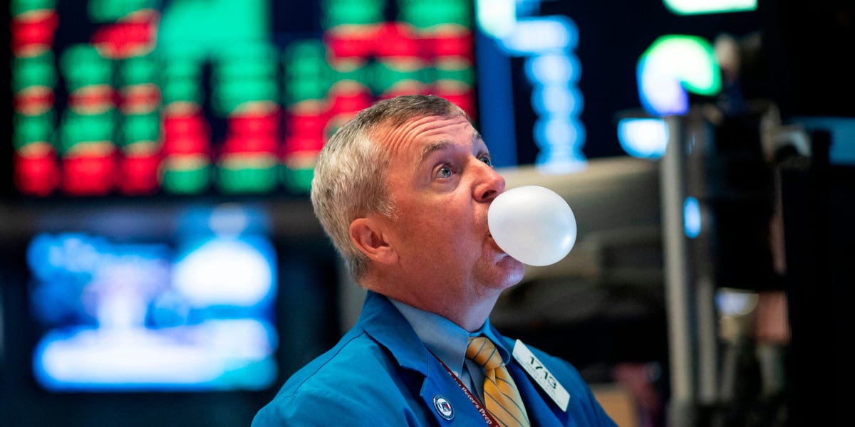 Une «prophétie auto-réalisatrice» peut former une bulle de marché - voici comment les investisseurs peuvent éviter l'effet domino potentiellement dangereux