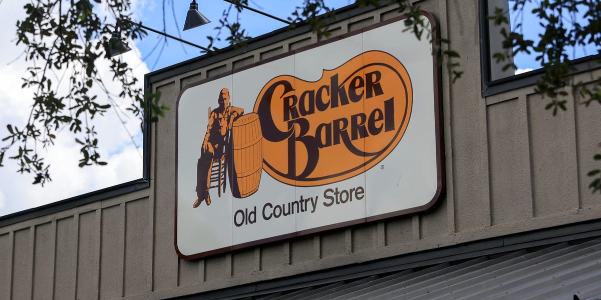 Des stations-service à un changement de logo controversé: l'histoire du baril de cracker sur les photos