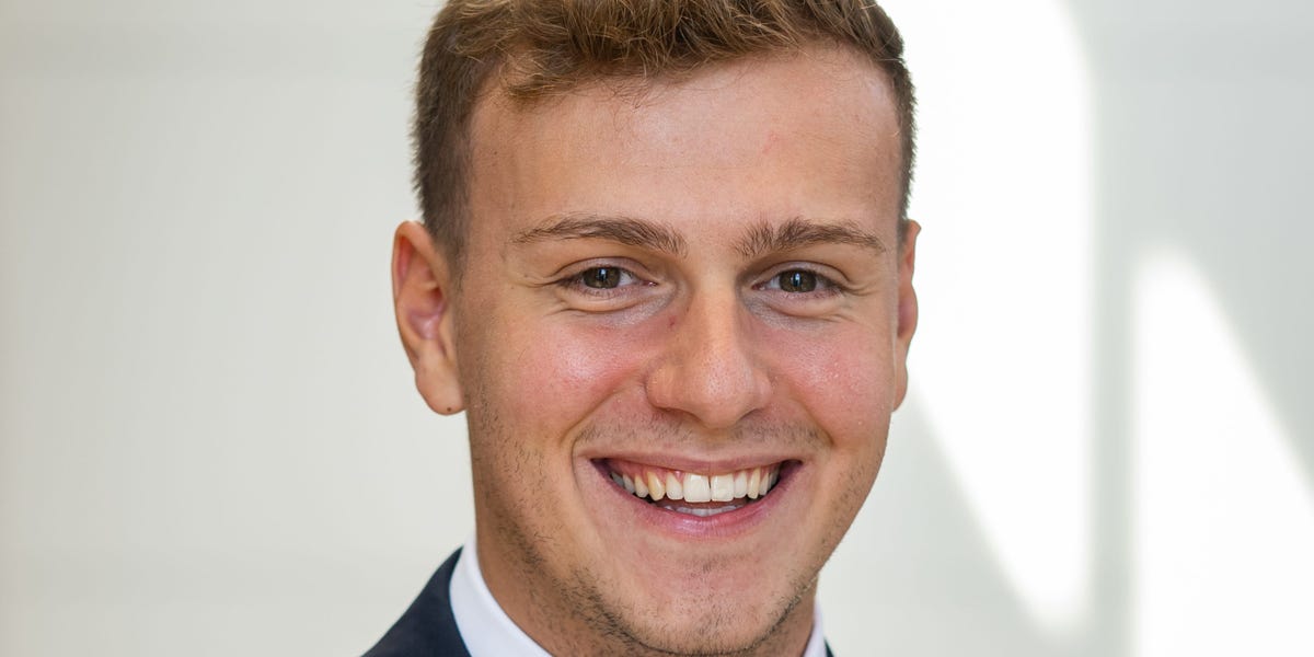 Au sein d'une première année d'un analyste de macro à Balyasny dans un marché volatil