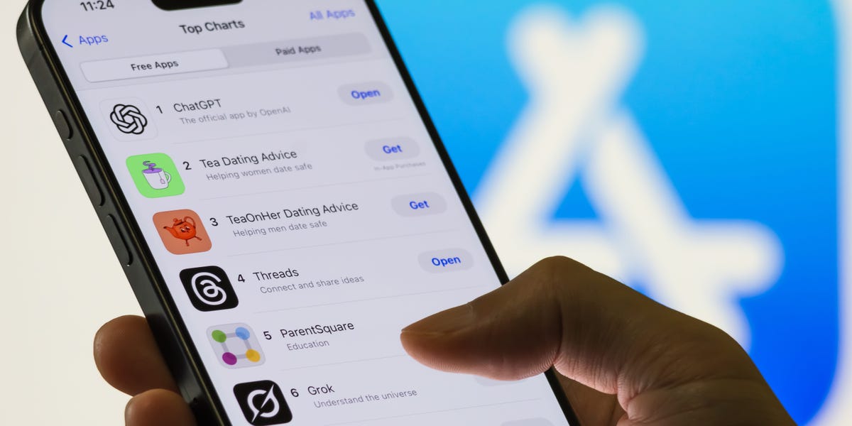 Elon Musk a déclaré qu'Apple rendait «impossible» les applications AI non Chatgpt pour garnir l'App Store. Deepseek aimerait un mot.