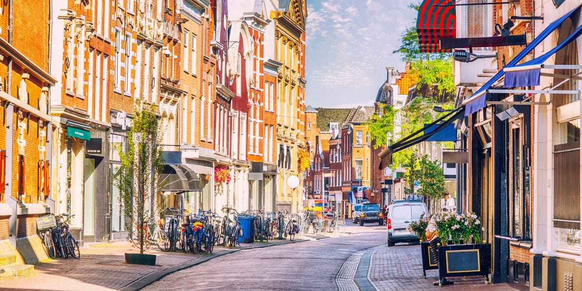 J'ai été licencié d'Amazon, alors j'ai déménagé aux Pays-Bas. Je suis plus heureux ici.