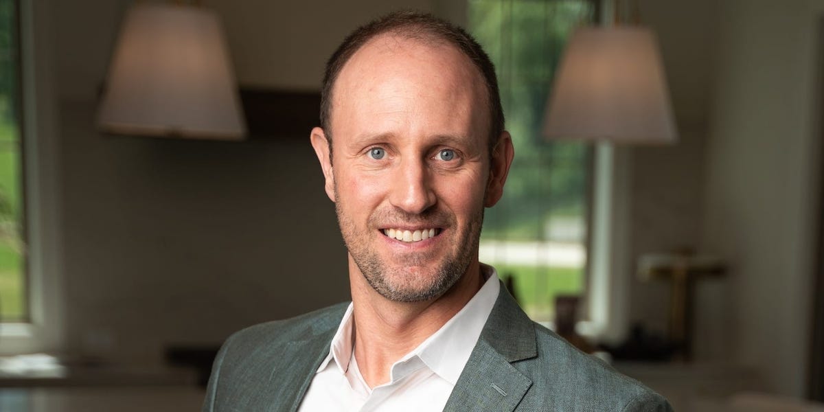 L'agent immobilier explique comment il est presque tombé pour une arnaque terrestre vacante