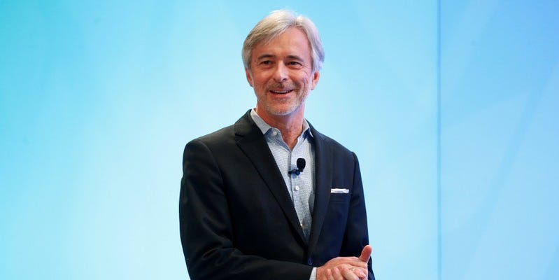 L'ancien PDG de Waymo n'est pas impressionné par le robotaxi de Tesla