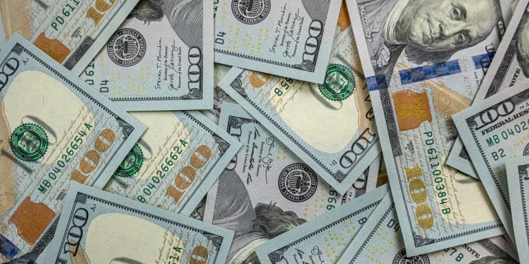 L&rsquo;ancien chercheur OpenAI dit qu&rsquo;un UBI mensuel de 10 000 $ sera «réalisable» avec une croissance compatible AI