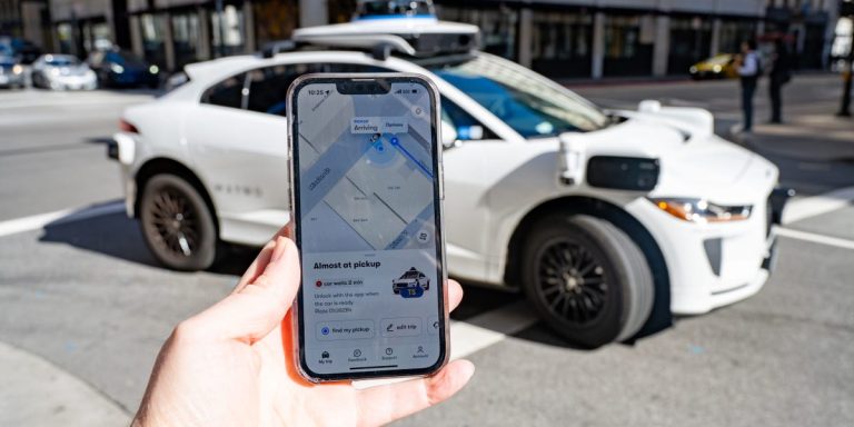 Le PDG de Waymo a déclaré que la société repoussera les demandes d&rsquo;application de la loi: «Nous avons besoin de communautés pour pouvoir nous faire confiance»