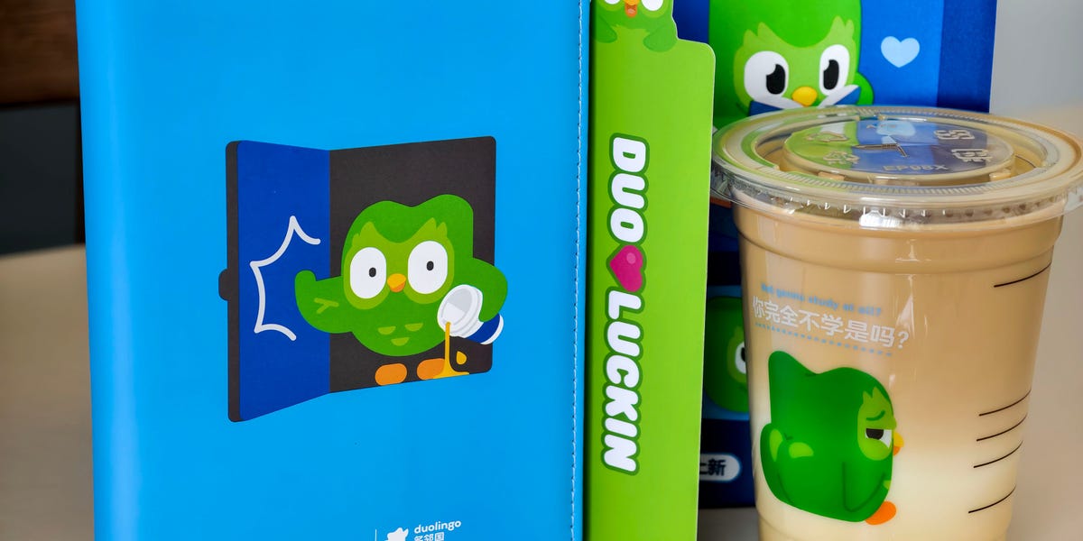 Le meilleur directeur des médias sociaux de Duolingo dit qu'elle a eu plus de succès professionnel lorsqu'elle n'a pas séparé la vie et le travail