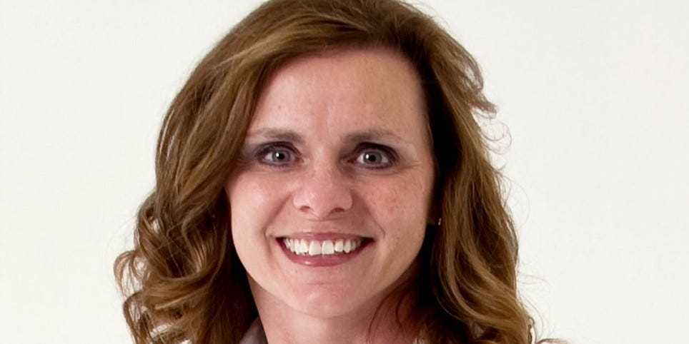 Maman achète un fils d'université au lieu de payer pour le logement étudiant