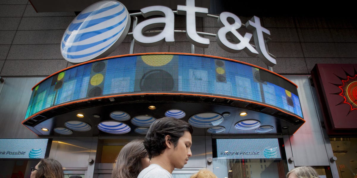 Salaires AT&T révélés: combien le géant des télécommunications paie des concepteurs, des ingénieurs logiciels et d'autres travailleurs technologiques