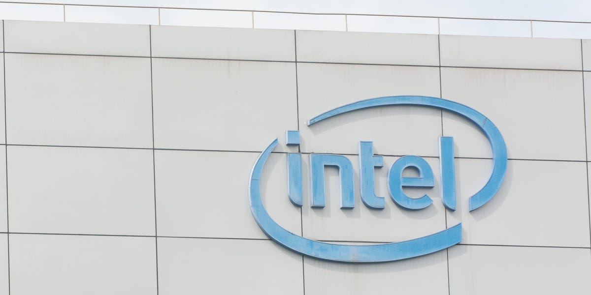 SoftBank investit 2 milliards de dollars dans Intel dans le cadre de son pari AI