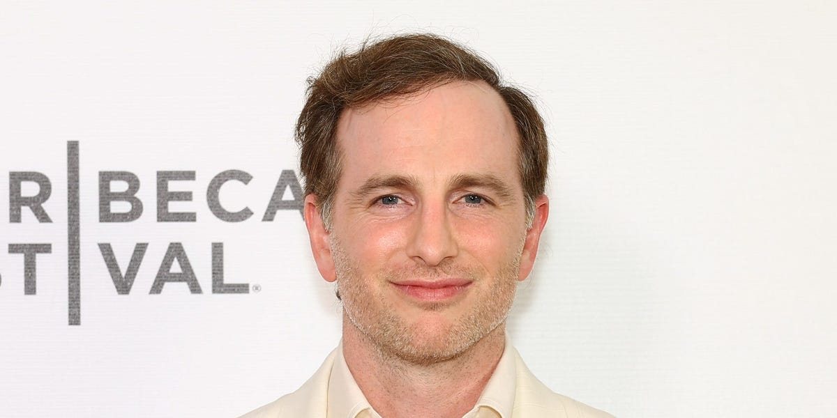 Un cofondateur d'Airbnb est désormais le chef de la conception des États-Unis. Il dit que le style de l'Apple Store est son nord.