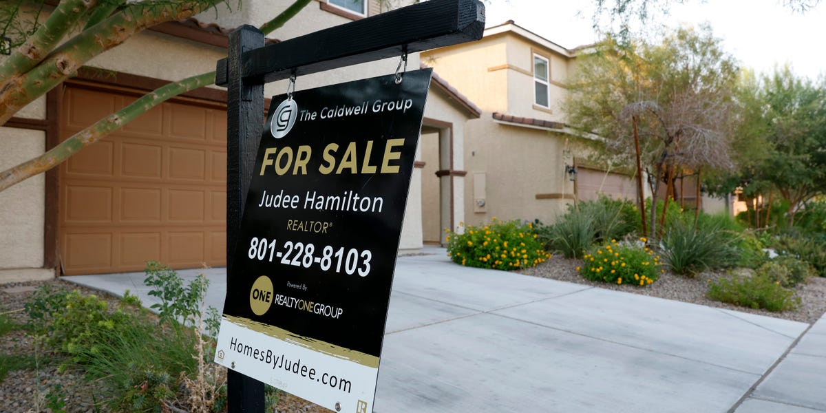 Le marché du logement revient à la vie à mesure que de nouvelles ventes augmentent, les taux diminuent