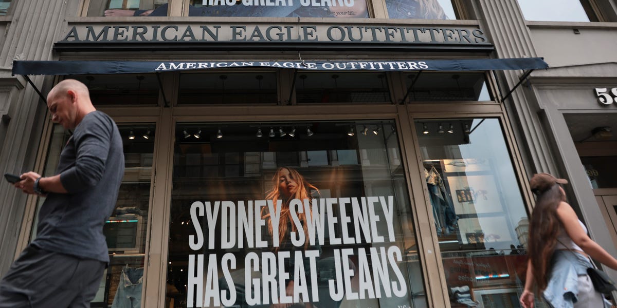 Les actions d'American Eagle montent en flèche alors que Sydney Sweeney et Travis Kelce's Star Power Jolts Sales