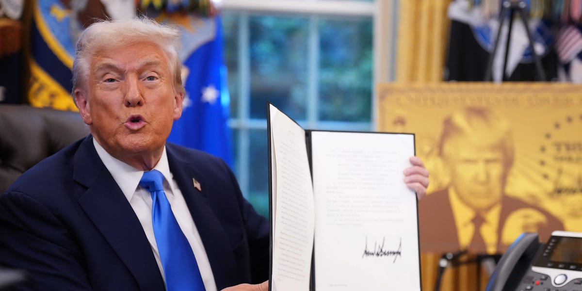 Lisez les mémos envoyés au personnel de Big Tech sur les frais H-1B de Trump