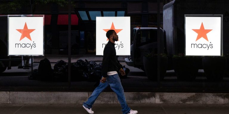 Macy&rsquo;s dit que plus de la moitié de ses clients ont un revenu du ménage de 100 000 $, ce qui aide son revirement