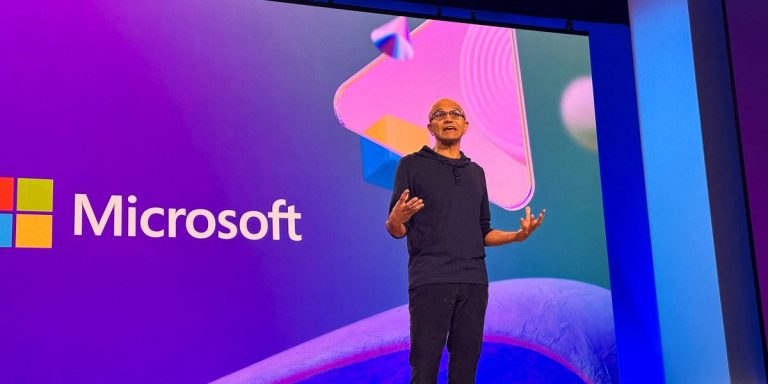 Microsoft renvoie officiellement les employés au bureau. Lisez le mémo.