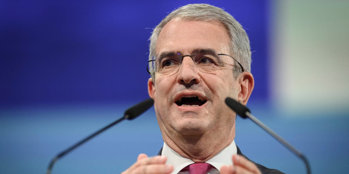 Nestlé dit que cela a rejeté le PDG Laurent Freixe sur une relation amoureuse non divulguée avec son subordonné direct