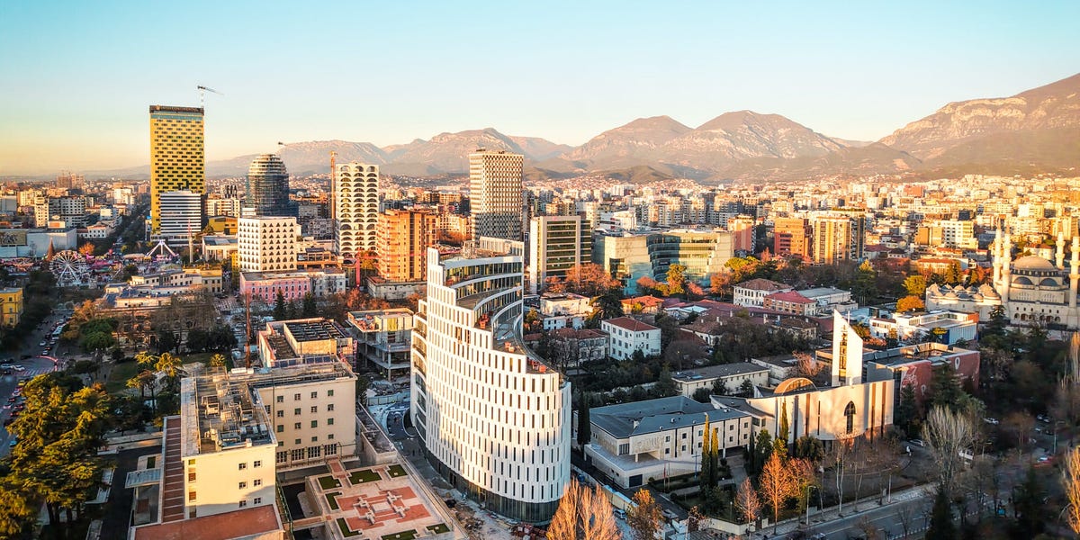Pourquoi Tirana, Albanie, est une destination touristique et expatriée sous-estimée
