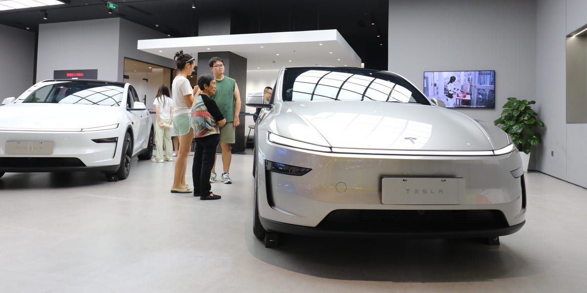 Tesla cale en Chine au moment où ses rivaux ramassent la vitesse
